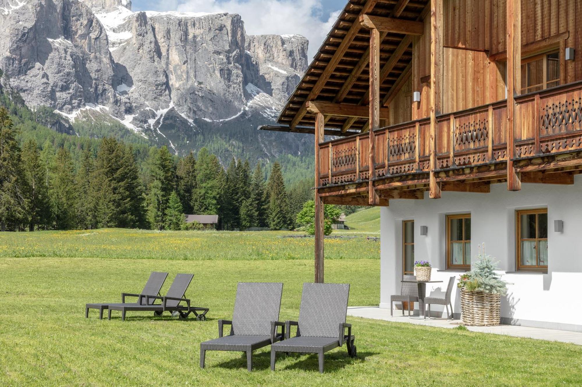 Chalet Ciasa Tino & Sara - Belaval Apartments كورفارا إنْ بادِيا المظهر الخارجي الصورة