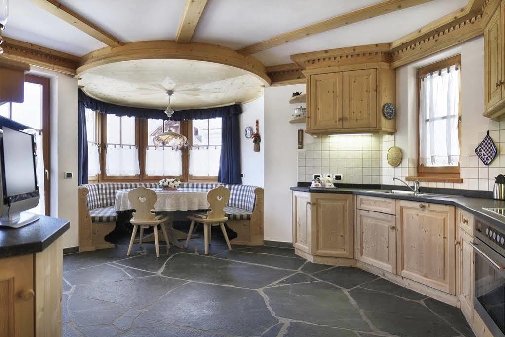Chalet Ciasa Tino & Sara - Belaval Apartments كورفارا إنْ بادِيا المظهر الخارجي الصورة
