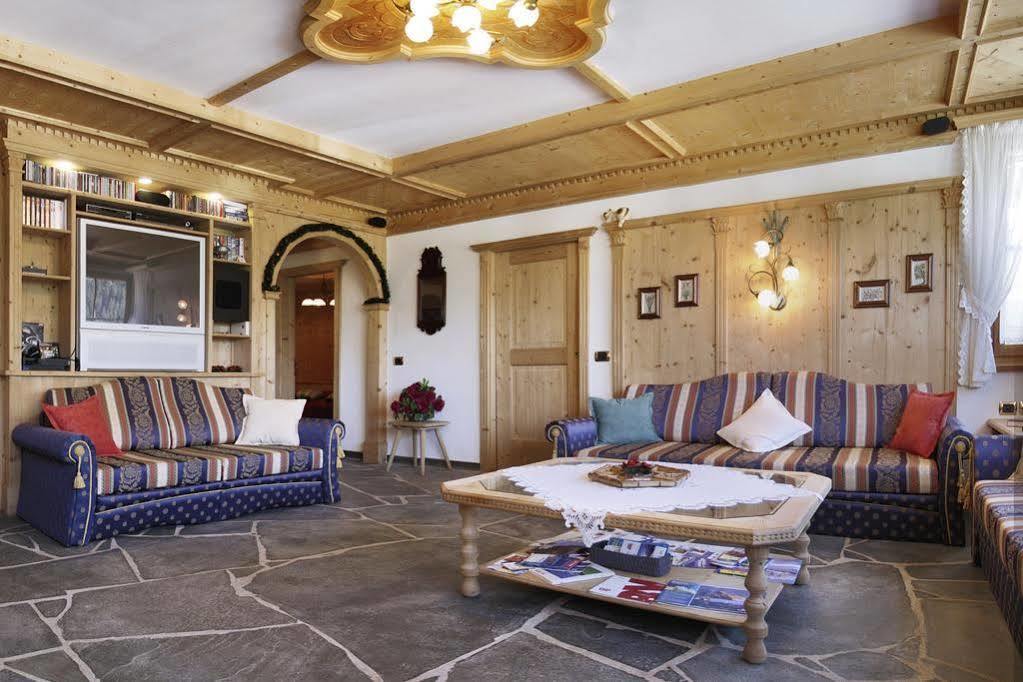 Chalet Ciasa Tino & Sara - Belaval Apartments كورفارا إنْ بادِيا المظهر الخارجي الصورة